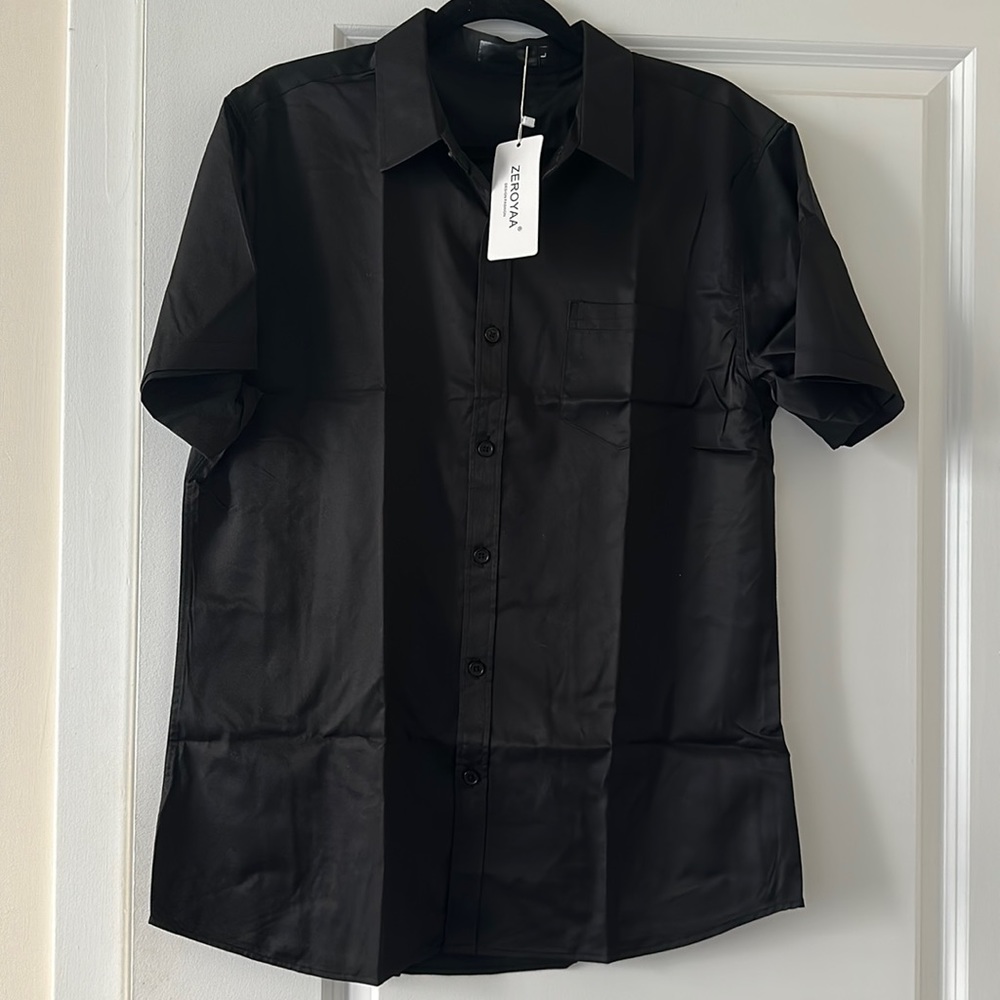 NWT Men’s black shirt sleeve button down size L